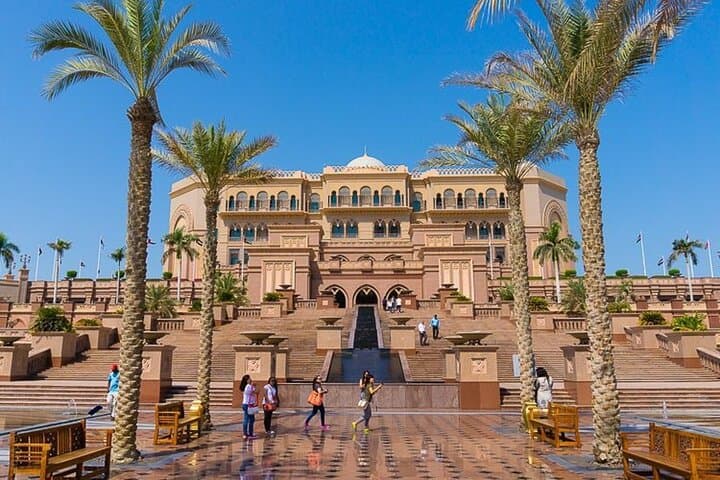 Exclusive Private Abu Dhabi City Tour — Sheikh Zayed, Corniche & Yas Island photo 4