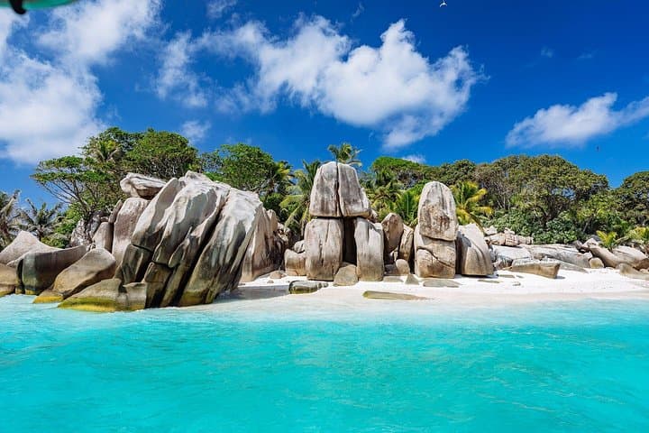 Praslin Island-Hopping: Full-Day Sister, Coco, Félicité & La Digue Adventure