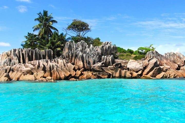 Full-Day Snorkel Trip to Sister, Coco, Félicité, Curieuse & St. Pierre from Praslin