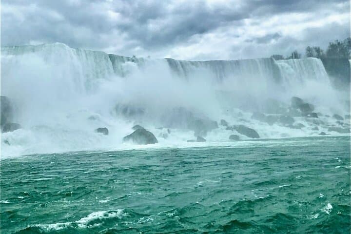 Niagara Falls Winter Wonderland Tour: Cave of the Winds, Prospect Point & Goat Island photo 4