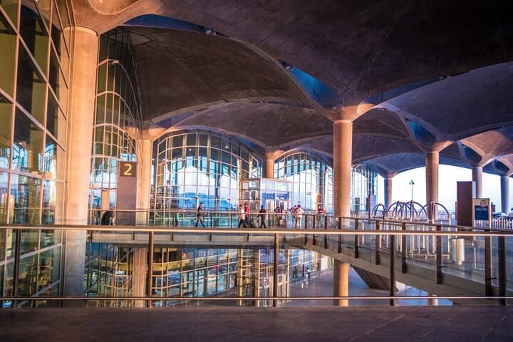 Private Queen Alia Airport Transfer to Amman: Fast, Comfortable Arrival