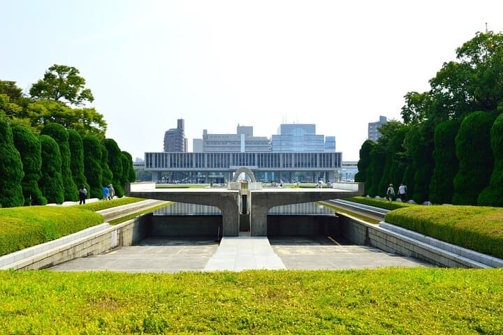 Hiroshima Historic Walk: Castle, Atomic Bomb Dome & Peace Park Private Tour photo 4