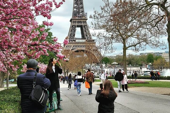 Slow-Travel Paris: 5-Day Guided Walks, Food & Jazz from Saint-Germain