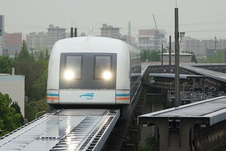 Shanghai Layover Blitz: Maglev, Wet Market & The Bund in 4 Hours photo 2