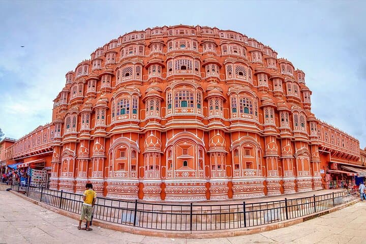 Jaipur to Agra in 2 Days: Private Car Tour with Amber Fort & Taj Mahal