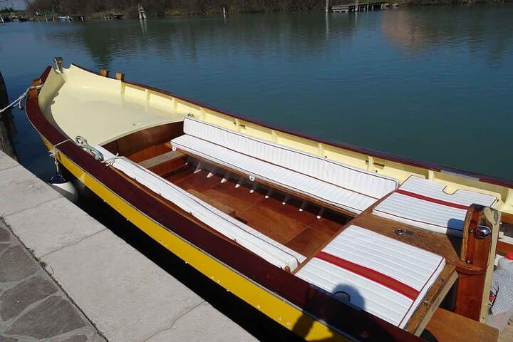 Northern Venice Lagoon: 4-Hour Private Bragozzo Tour to Burano & Murano photo 2