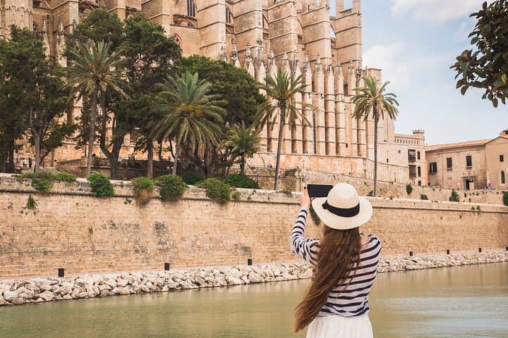 Palma Premium Tour: Guided Old Town Walk & Palma Cathedral Entry photo 2