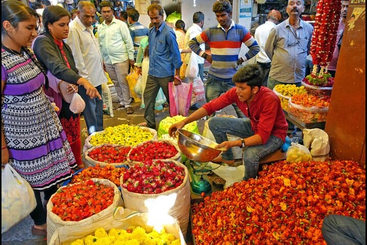 Day Trip from Bangalore to Mysore: Palace, Chamundi Hill & Markets photo 3