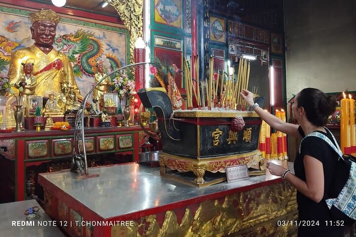 Bangkok Walking Tour: Talat Noi, Chinatown & Grand Palace Entry photo 2