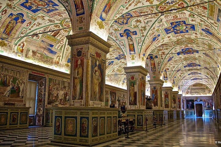 Rome Full-Day Private Golf Cart & Vatican Museums Experience photo 3