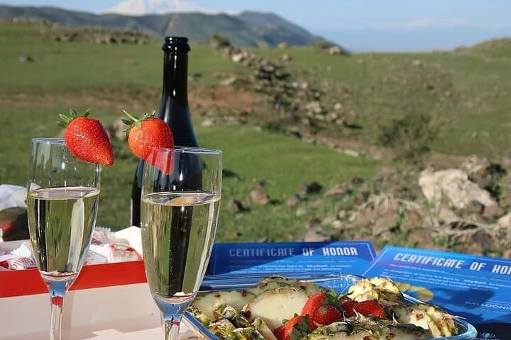 Heart-Shaped Hot Air Balloon Flight Over Mount Ararat & Garni Gorge photo 4