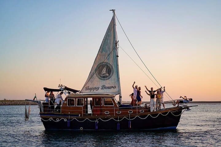 Porto Douro River Classic Boat Tour — 2-Hour Shared Cruise Under Six Bridges