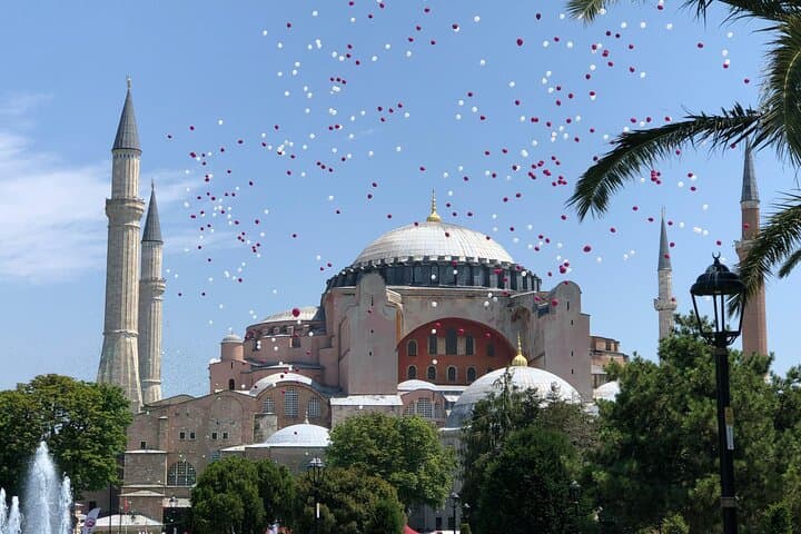 Istanbul Old Town Walking Tour with Afternoon Bosphorus Sunset Cruise photo 3