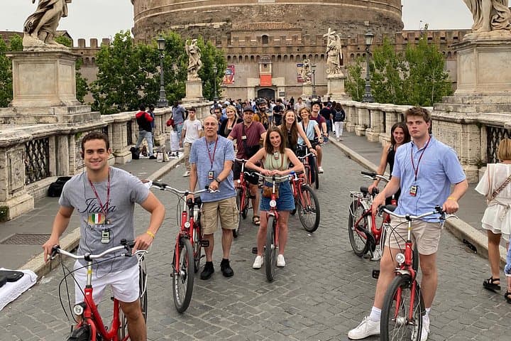 Rome at Night: Trastevere to the Vatican Evening Bike Tour photo 4