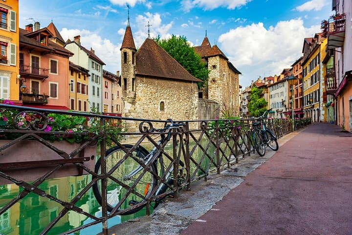 Annecy Shadow of the Sword: Self-Guided City Game & Outdoor Escape photo 2
