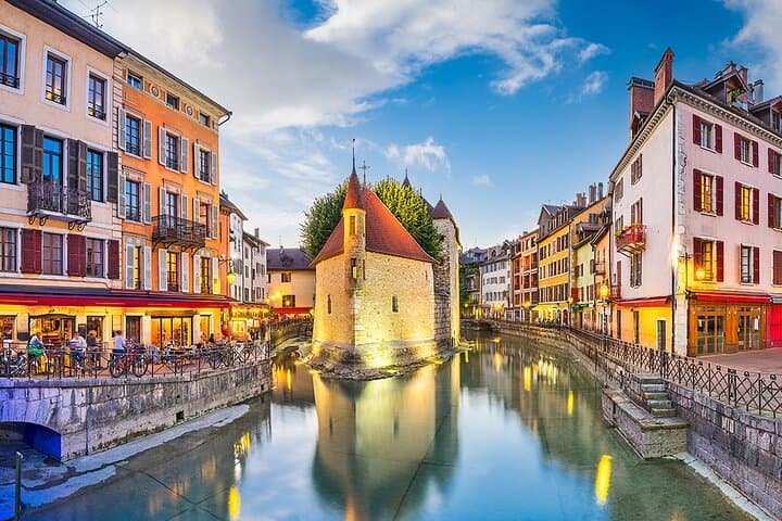 Annecy Shadow of the Sword: Self-Guided City Game & Outdoor Escape photo 3