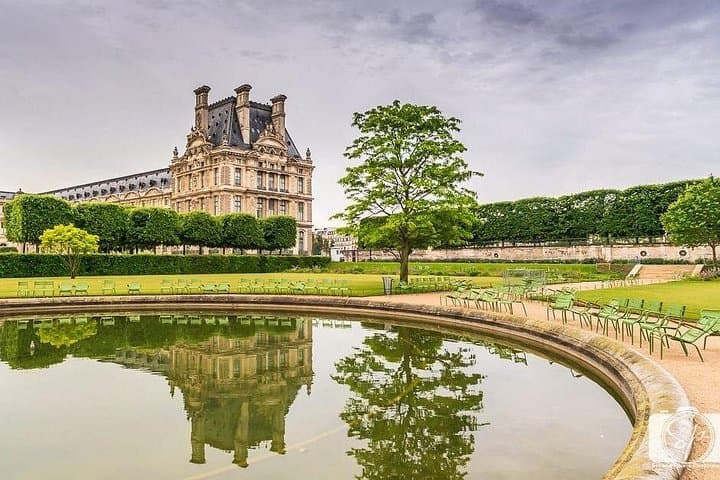 Notre-Dame and Île de la Cité Walking Tour — Historic City Center of Paris with Local Guide photo 2
