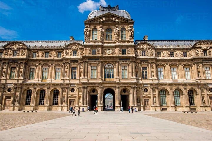 Notre-Dame and Île de la Cité Walking Tour — Historic City Center of Paris with Local Guide photo 4