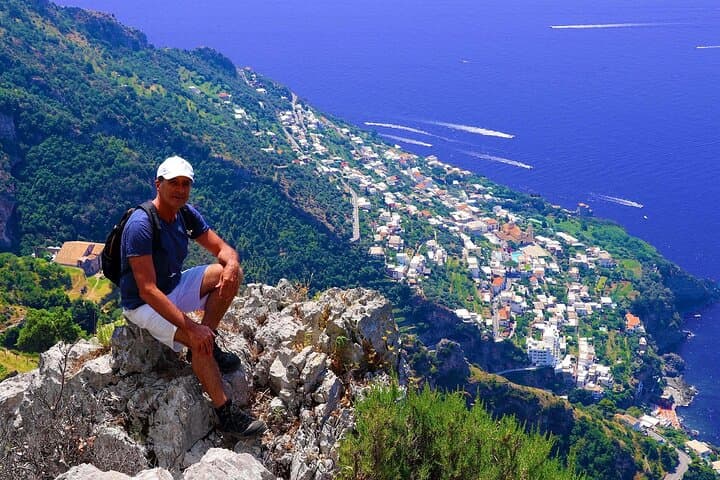 Private Family Walking Tour in Ravello — Villa Rufolo, Cimbrone & Coastal Views photo 3