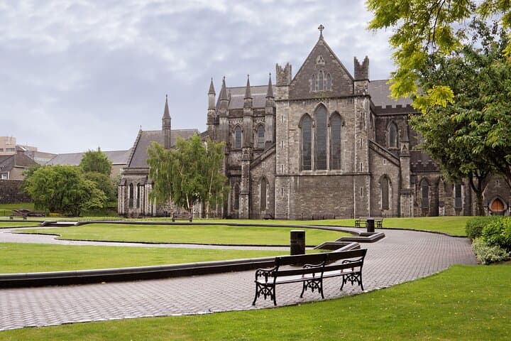 Private Dublin Discovery: Family-Friendly Historic Walking Tour in Dublin photo 2
