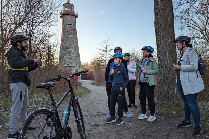 Toronto Islands Evening Bike Tour: Twilight Cycling Across the Harbour photo 4