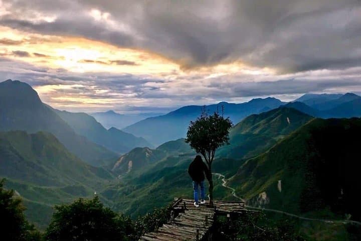 Sapa Private Tour: Silver & Love Waterfalls and the Lonely Tree on O Quy Ho Pass photo 1
