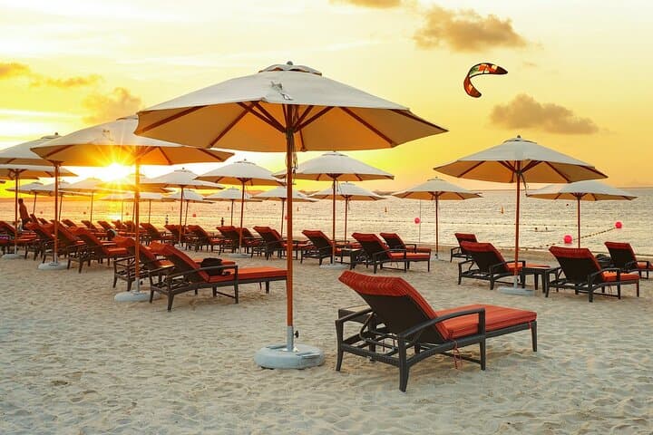Private 4x4 Transfer to Dubai Islands Beach — Door-to-Door Beach Access