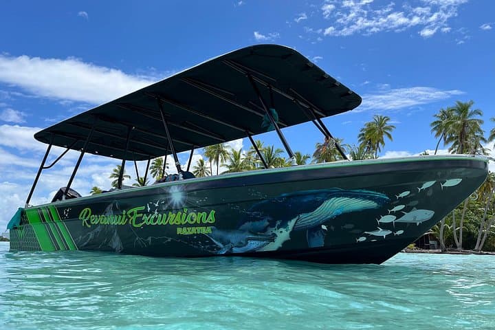 Tahaa Island Guided Boat Tour with Private Motu Lunch & Snorkeling photo 1