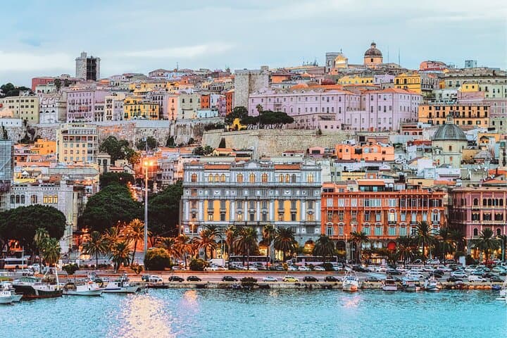 Cagliari Scavenger Hunt: Self-Guided Audio Walking Tour of Historic Landmarks