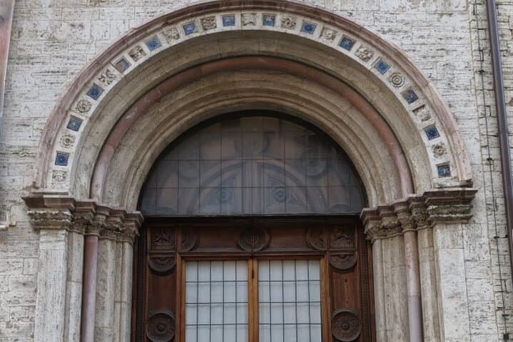 Perugia Scavenger Hunt: Self-Guided Walking Tour & City Sights photo 4