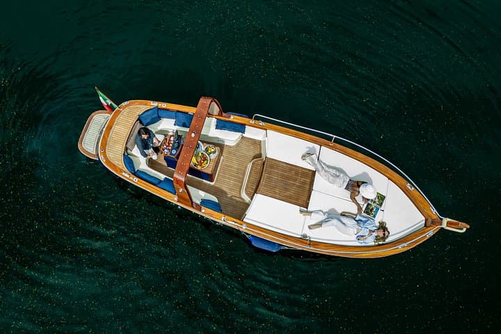 Private 3-Hour Bellagio Boat Tour on Lake Como — Villas, Swimming & Hidden Islands photo 1
