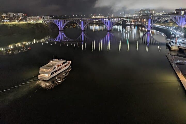 Volunteer Princess River Cruise Knoxville: Tennessee River Dinner & Sightseeing photo 2