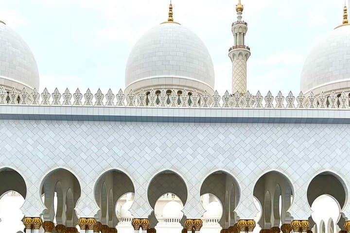 Abu Dhabi Full-Day Tour from Dubai: Sheikh Zayed, Ferrari World & Louvre Highlights