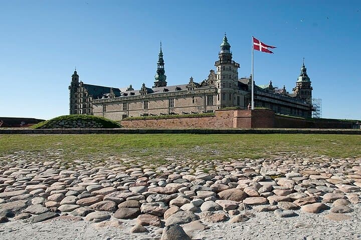 E-Biking to Kronborg Castle: Coastal Ride from Copenhagen to Hamlet's Keep photo 4
