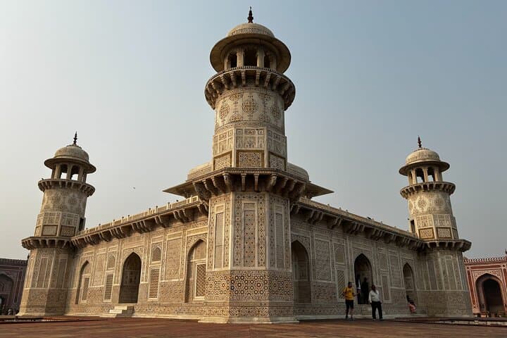 Private Taj Mahal Day Trip from Delhi: Full-Day Agra by Car photo 4