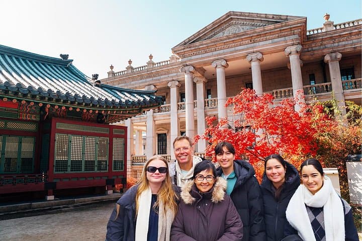 Deoksugung & Jeongdong-gil Walking Tour — Seoul Palace and Historic Jeongdong-gil Stroll photo 2