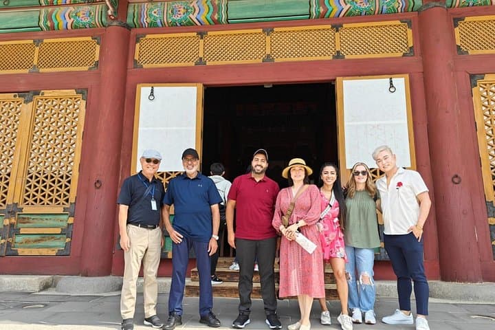 Deoksugung & Jeongdong-gil Walking Tour — Seoul Palace and Historic Jeongdong-gil Stroll photo 3