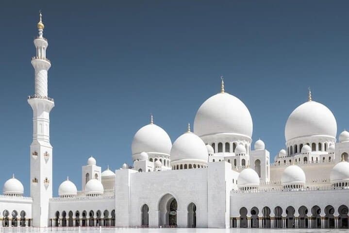 Abu Dhabi Private Tour: Sheikh Zayed Grand Mosque & BAPS Mandir from Dubai
