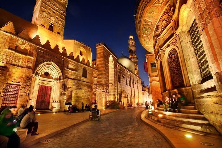 Cairo by Night: Private Evening Walking & Eating Tour photo 2