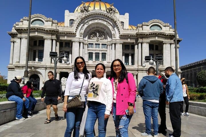Mexico City Private VIP Full-Day Tour: Zócalo, Coyoacán & Chapultepec photo 3