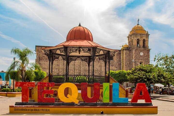 Tequila Distillery Experience: José Cuervo & Tequila Magic Town Day Trip from Guadalajara photo 3