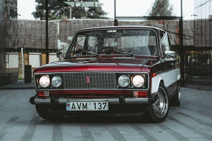 London Low-Rider Lada Private 2-Hour Tour: Tower Bridge to Covent Garden photo 2