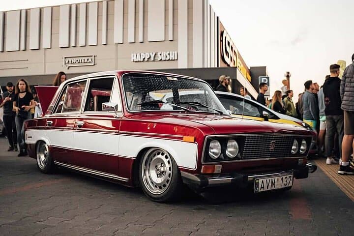 London Low-Rider Lada Private 2-Hour Tour: Tower Bridge to Covent Garden photo 5