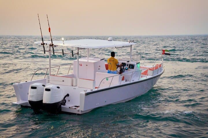 Private Dubai Boat Charter for Up to 10 Guests — Palm Jumeirah, JBR & Dubai Marina Cruise