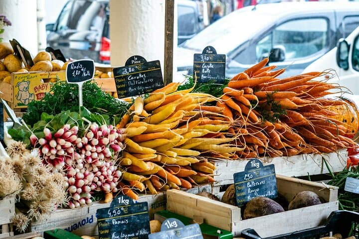 sunday-morning-eiffel-tower-food-market-tour