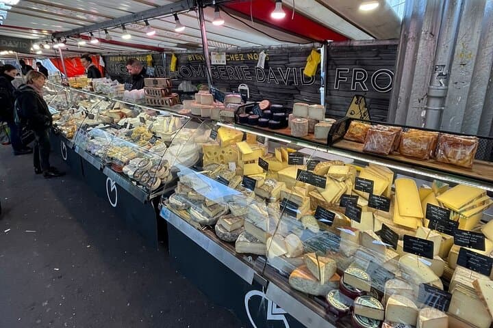 sunday-morning-eiffel-tower-food-market-tour photo 2