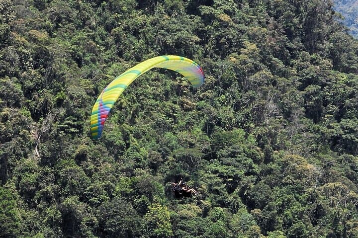 Paragliding Over Guacaica Canyon and Canyoning in Guatape photo 5