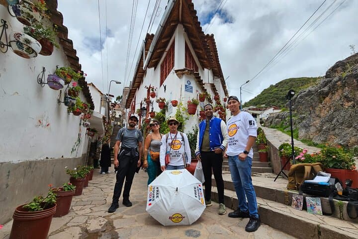 Cusco Historic Walking Tour: Pisco Sour, San Blas and San Cristobal Views