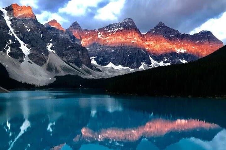 Moraine Lake and Lake Louise Explorer: A 3‑Hour Banff Day Trip photo 2