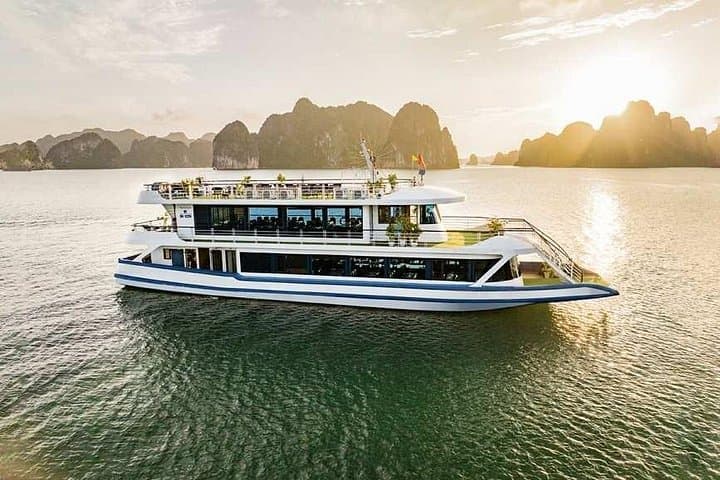 Hercules Cruise Ha Long Bay Day Tour: Sung Sot Cave, Ti Top & Kayaking photo 1